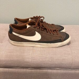 Nike blazer low top size 14